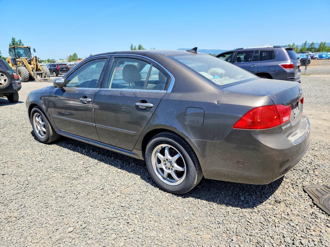 2010 Kia Optima Lx - Image 2