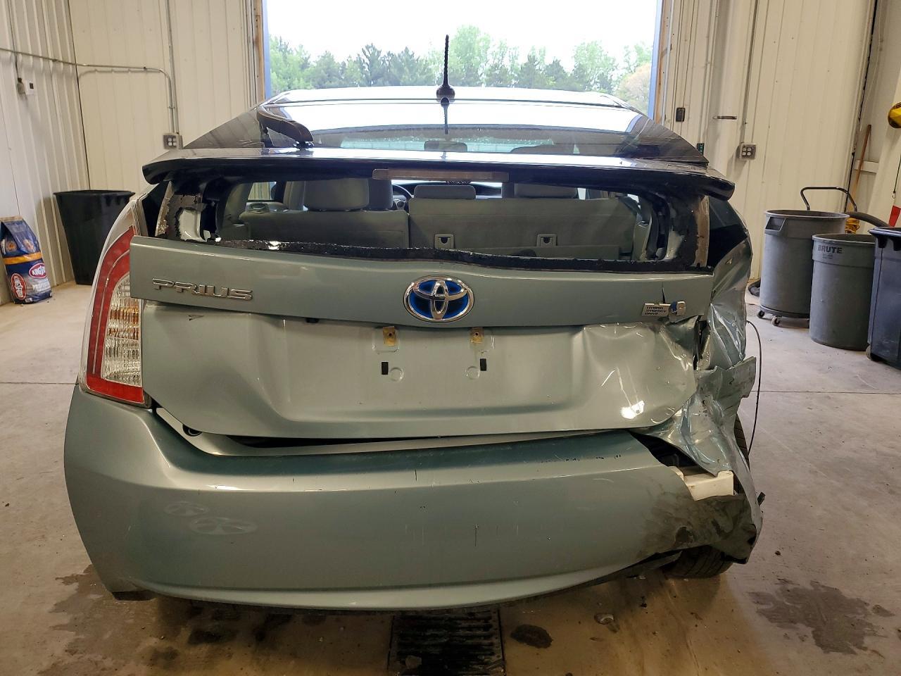 2014 Toyota Prius Three - Фото 6