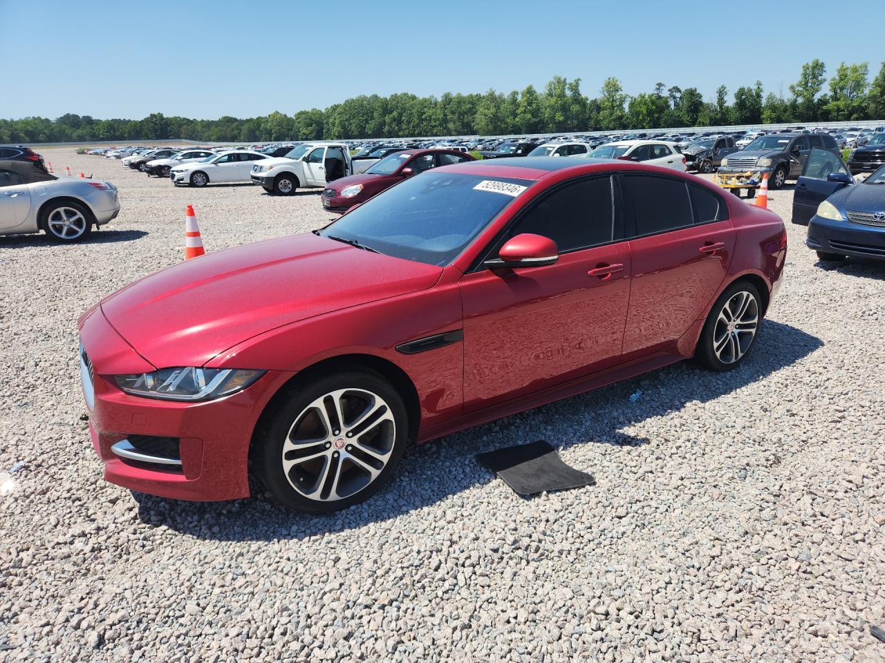 2017 Jaguar Xe R - Sport