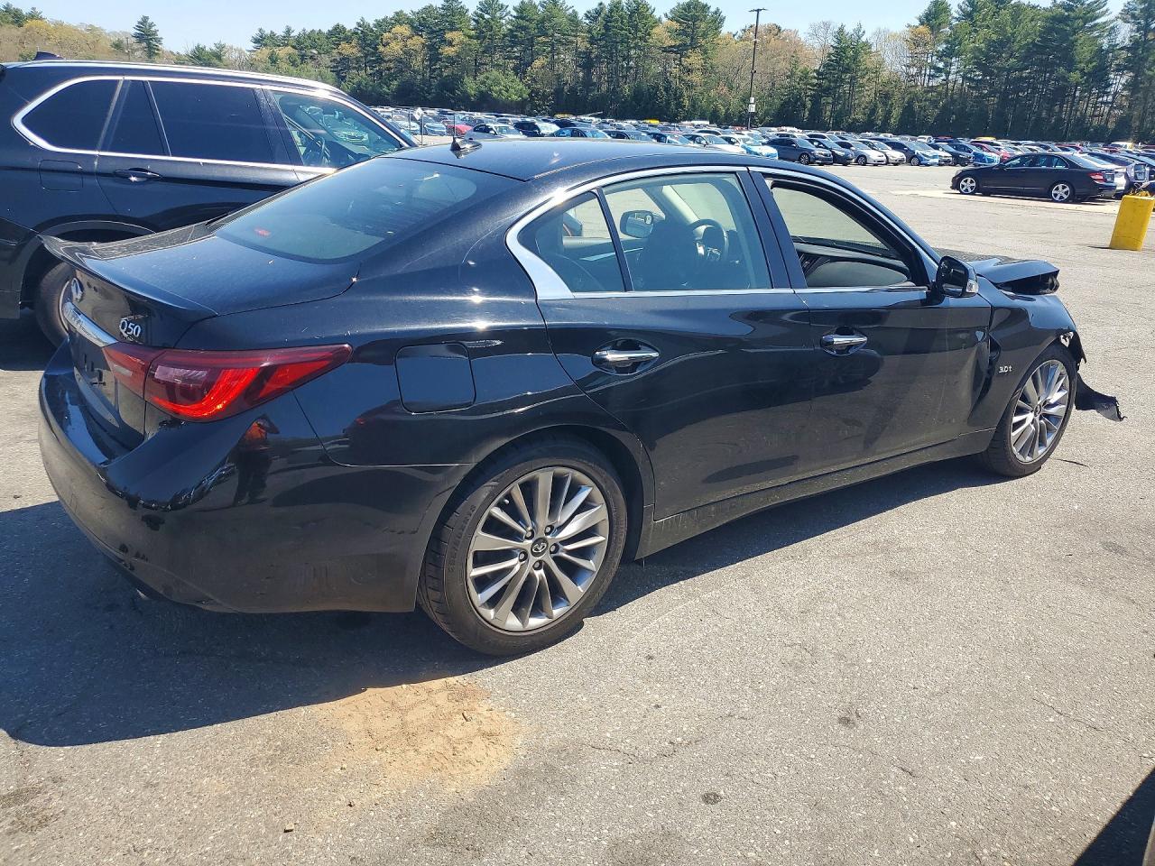 2019 Infiniti Q50 3.0T Luxe - Image 3