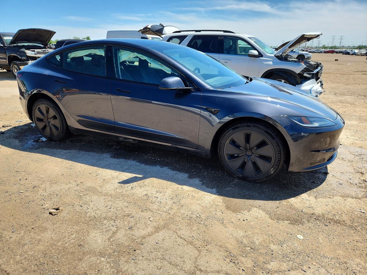 2024 Tesla Model 3 - Фото 4