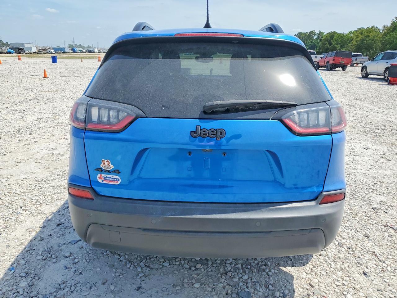2023 Jeep Cherokee Altitude Lux - Image 6