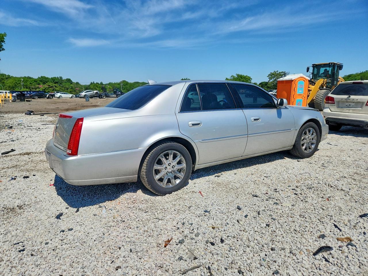 2009 Cadillac Dts - Image 3