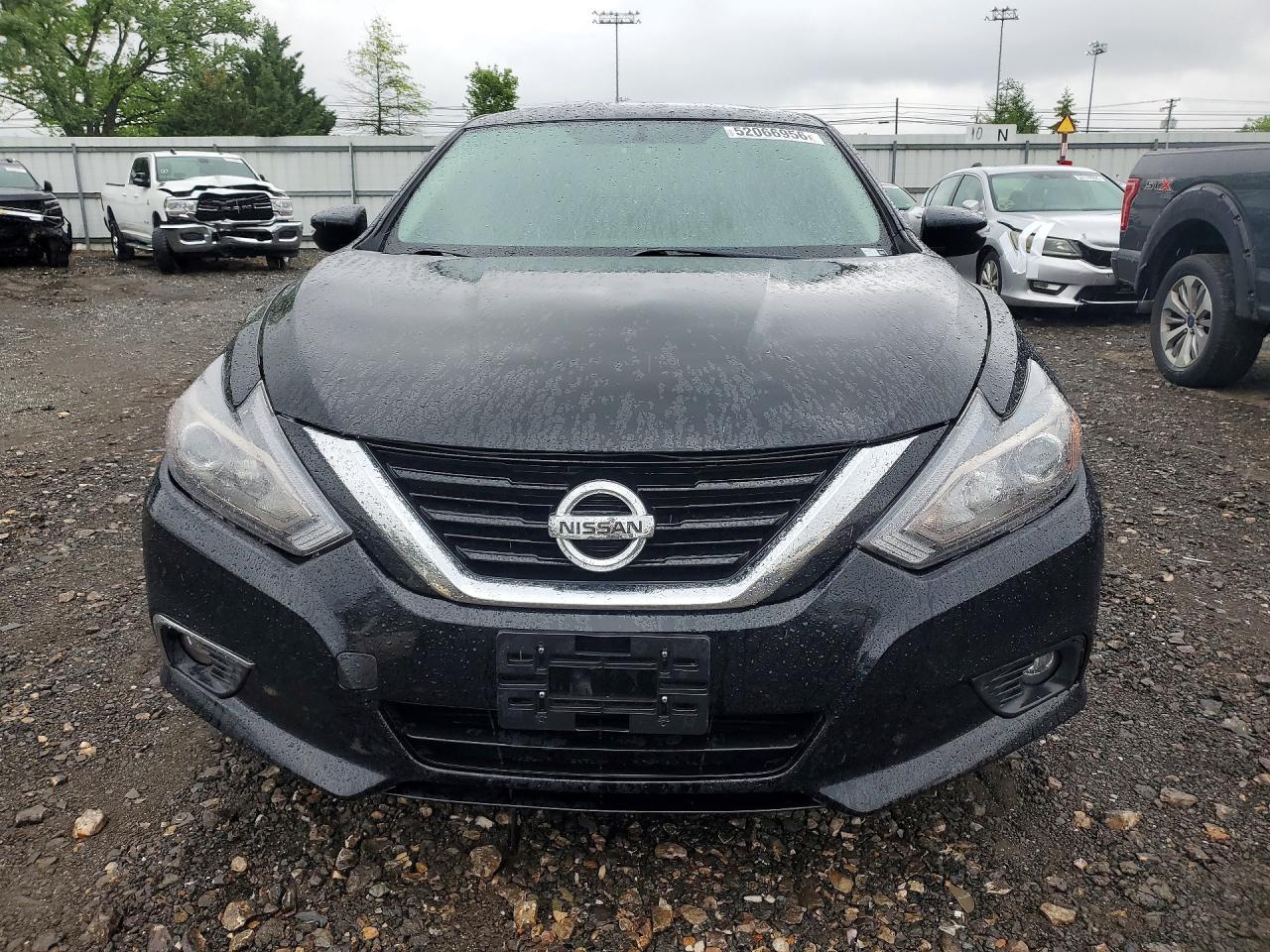 2017 Niss Altima 2.5 - Image 5