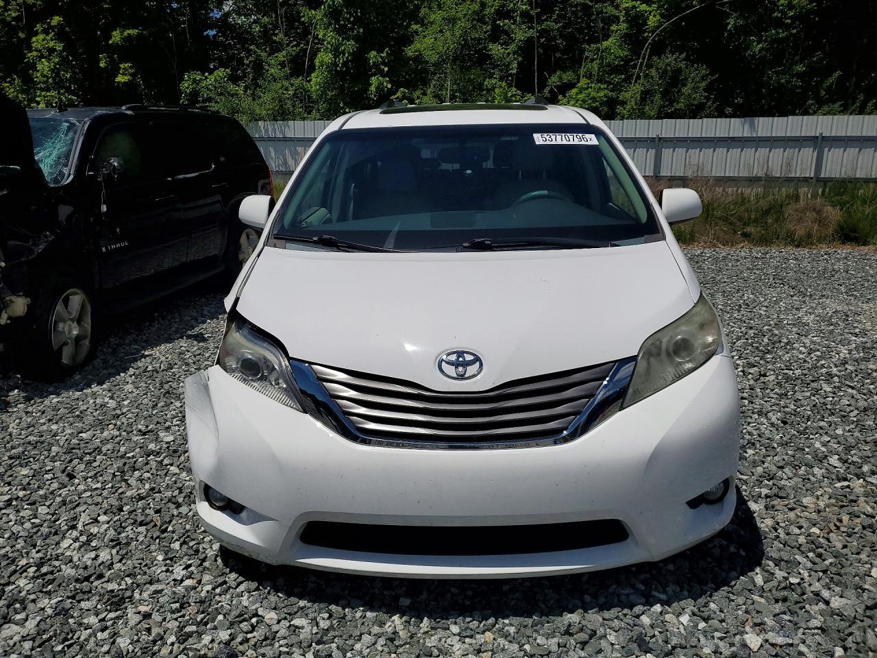 2014 Toyota Sienna Xle 8-Passenger - Image 5