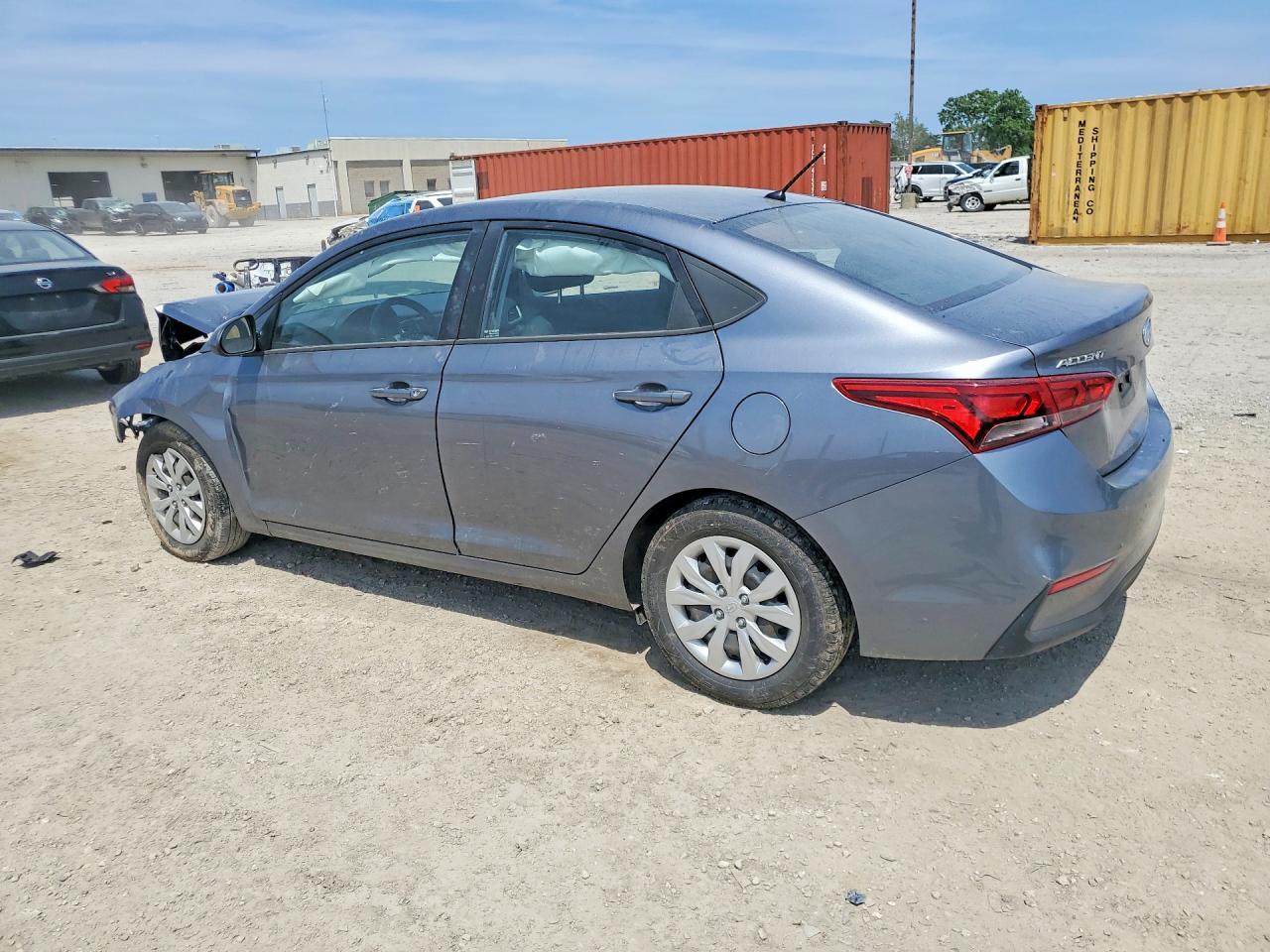 2019 Hyundai Accent Se - Фото 2