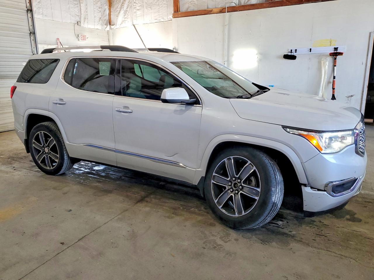 2017 GMC Acadia Denali - Image 4