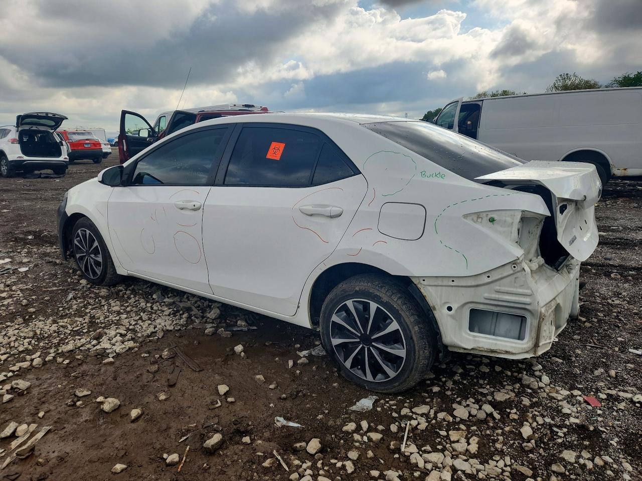 2014 Toyota Corolla Le - Фото 2