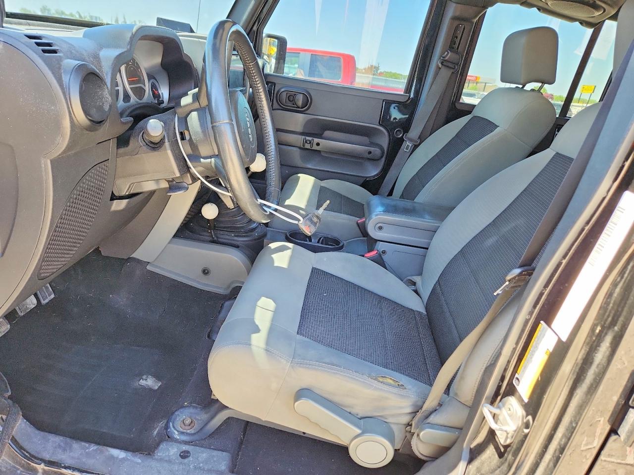 2010 Jeep Wrangler Unlimited Sport - Image 7
