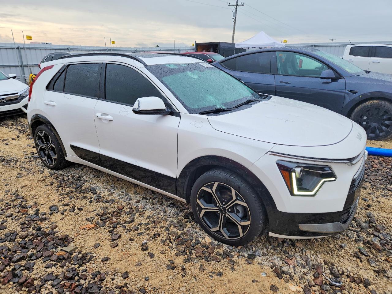 2023 Kia Niro Ex - Image 4