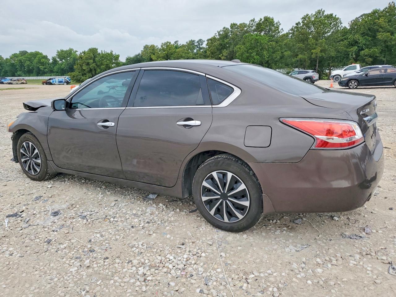 2014 Nissan Altima 2.5 S - Image 2