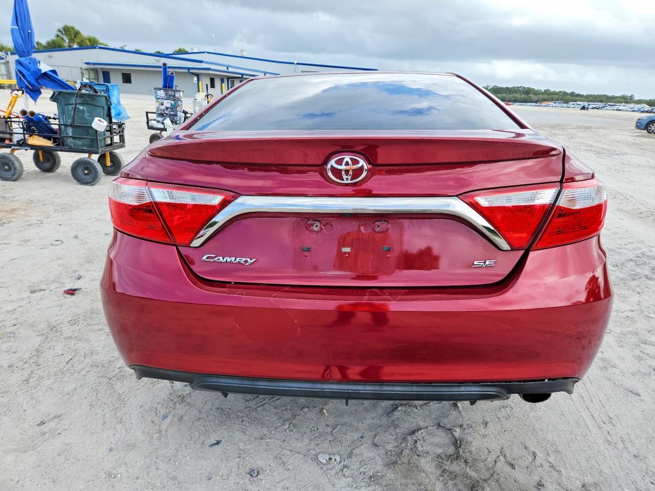 2017 Toyota Camry Se - Image 6