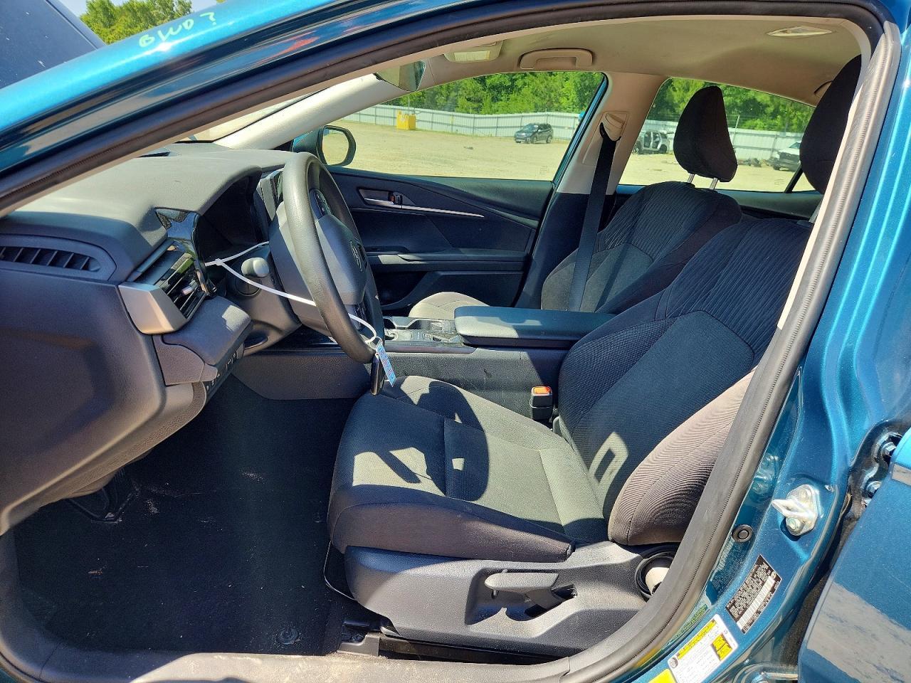 2025 Toyota Camry Le - Image 7