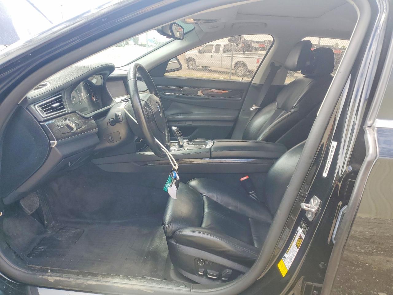 2011 BMW 750 Li - Image 7