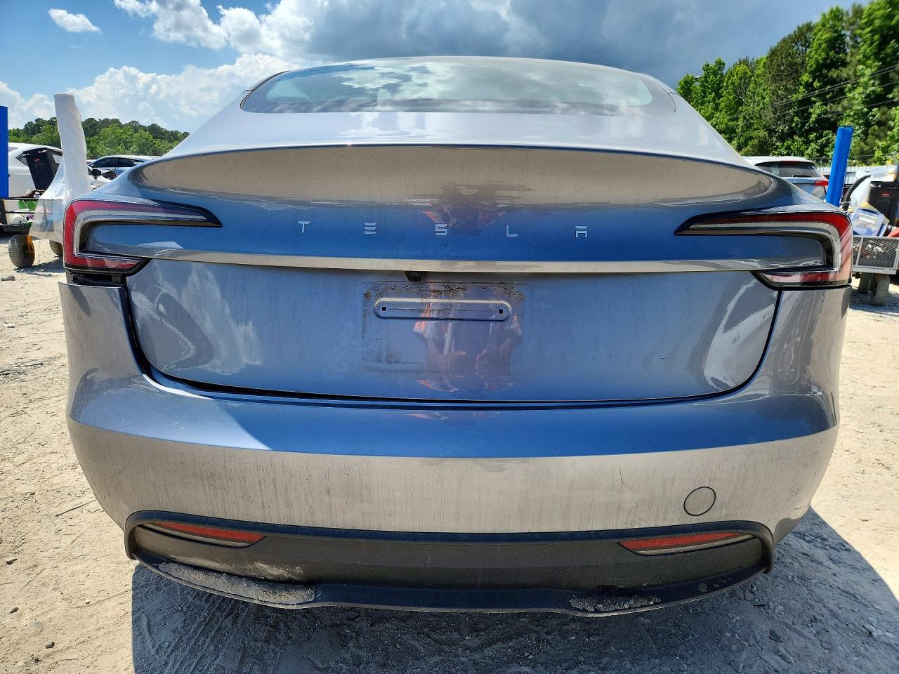 2025 Tesla Model 3 - Фото 6