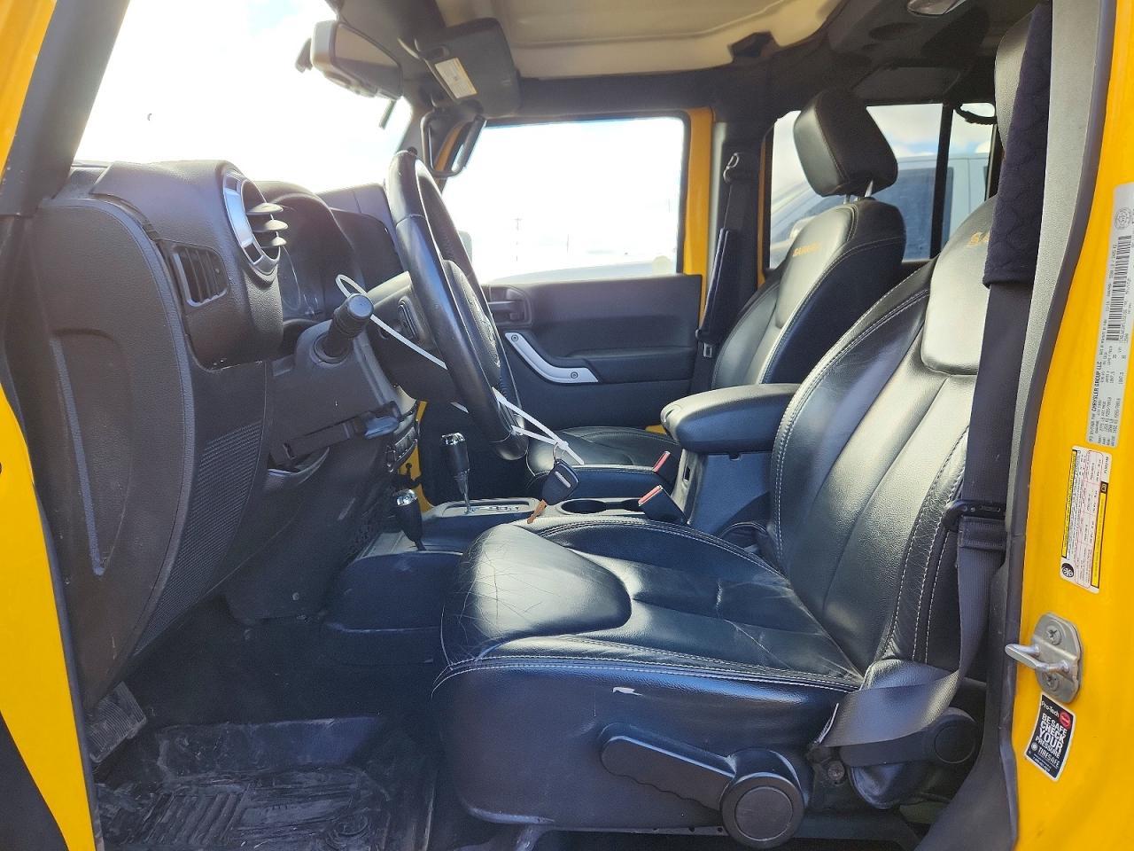 2015 Jeep Wrangler Unlimited Sahara - Image 7