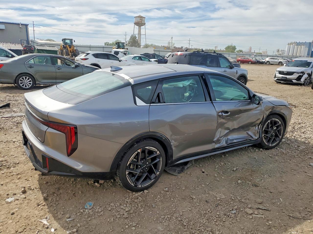 2025 Kia K4 Gt Line - Image 3