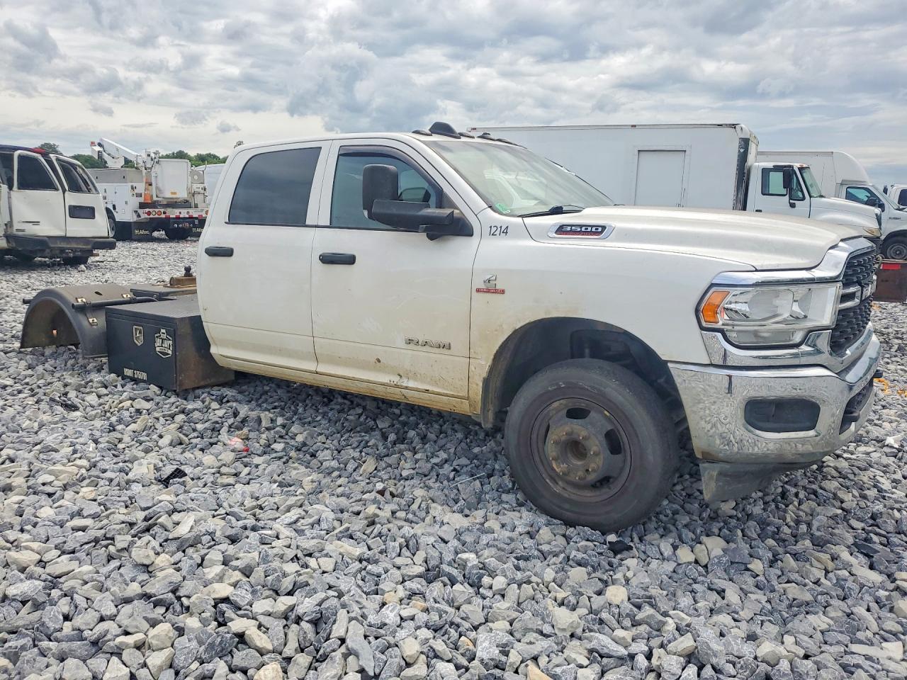 2022 Ram 3500 - Image 4