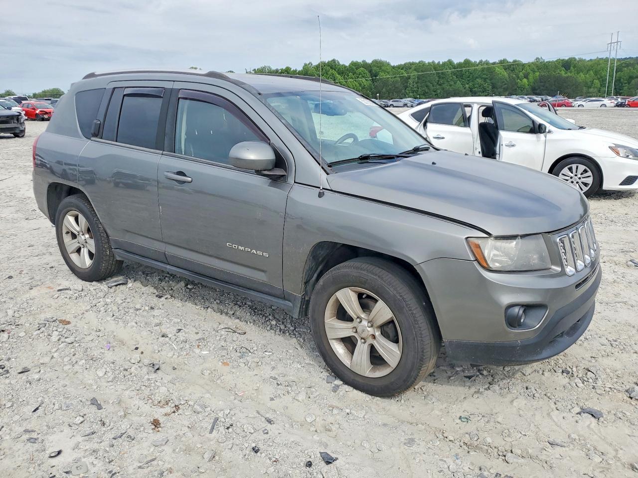 2014 Jeep Compass Latitude - Фото 4
