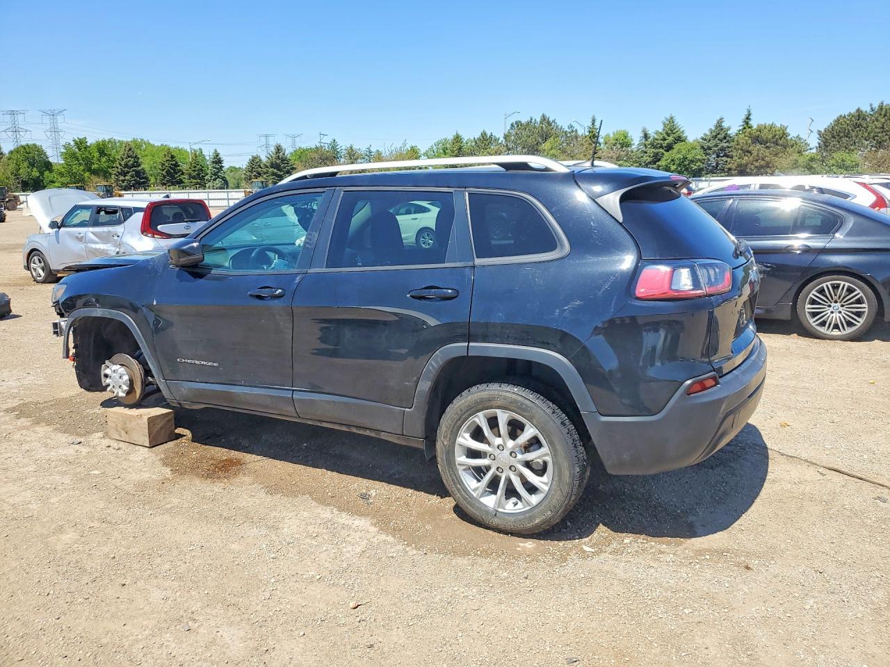 2021 Jeep Cherokee Latitude - Фото 2
