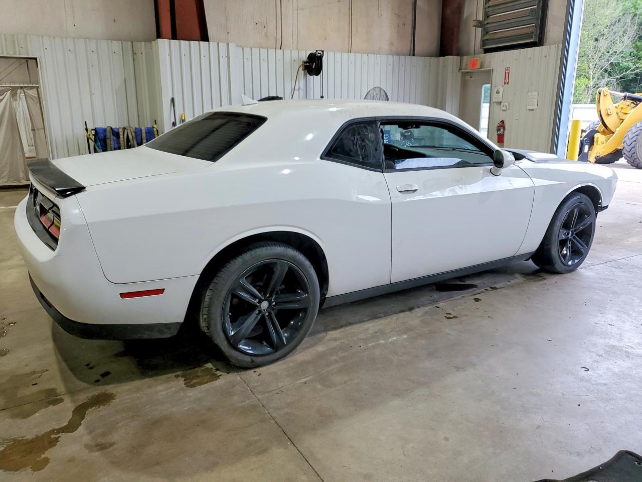 2015 Dodge Challenger Sxt - Image 3