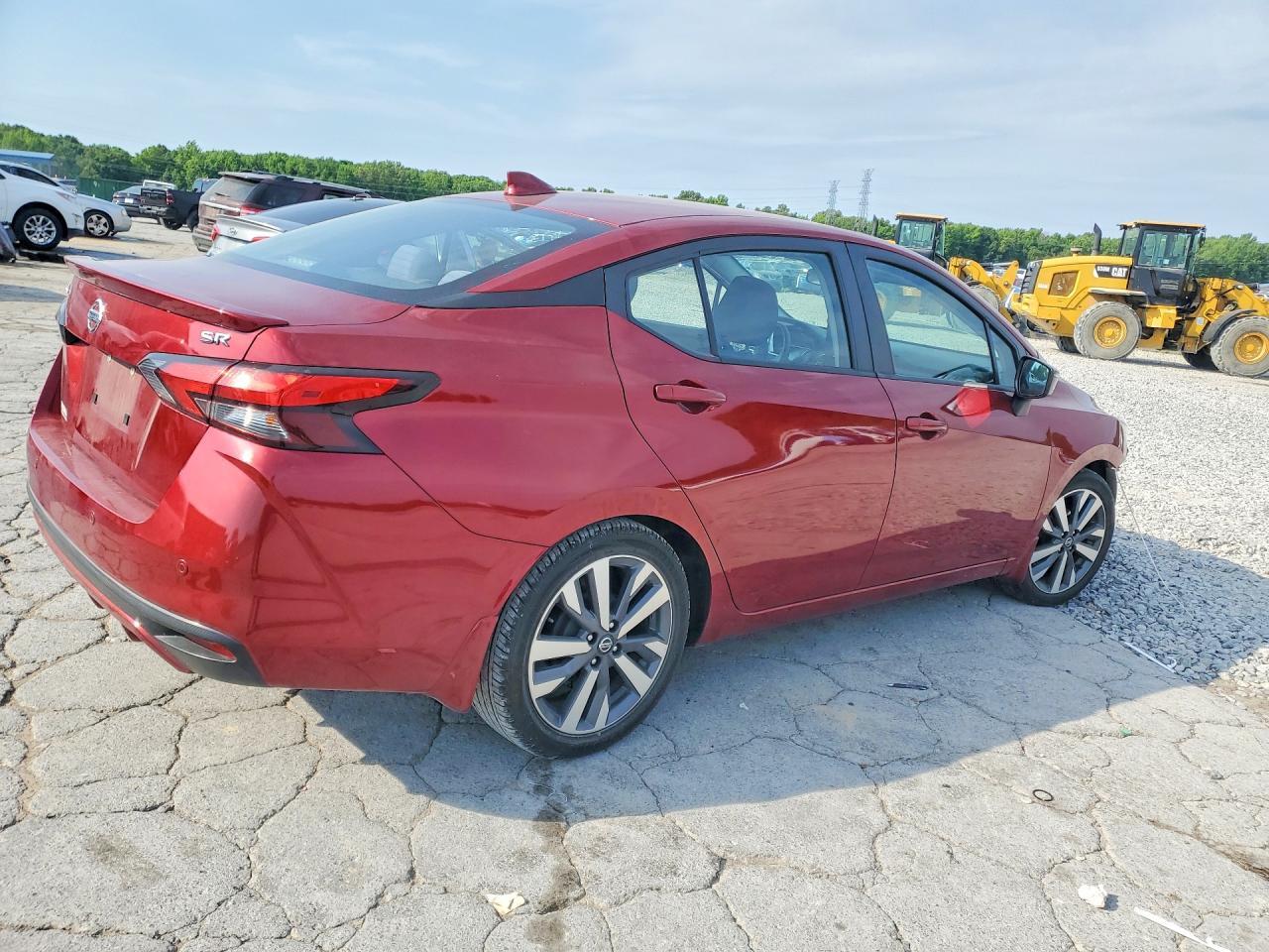2020 Nissan Versa Sr - Фото 3