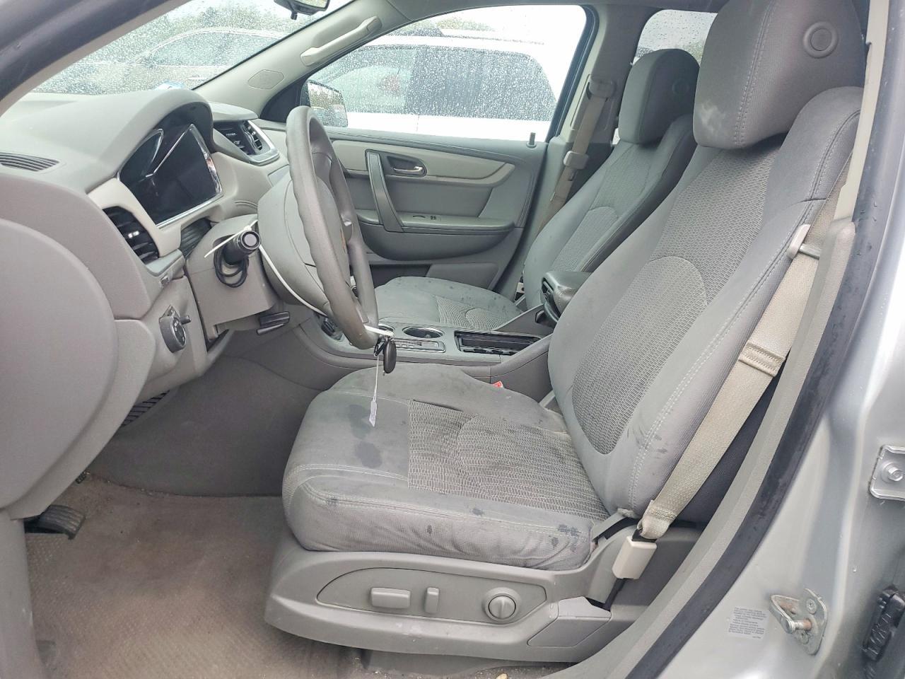 2017 Chevrolet Traverse Ls - Фото 7
