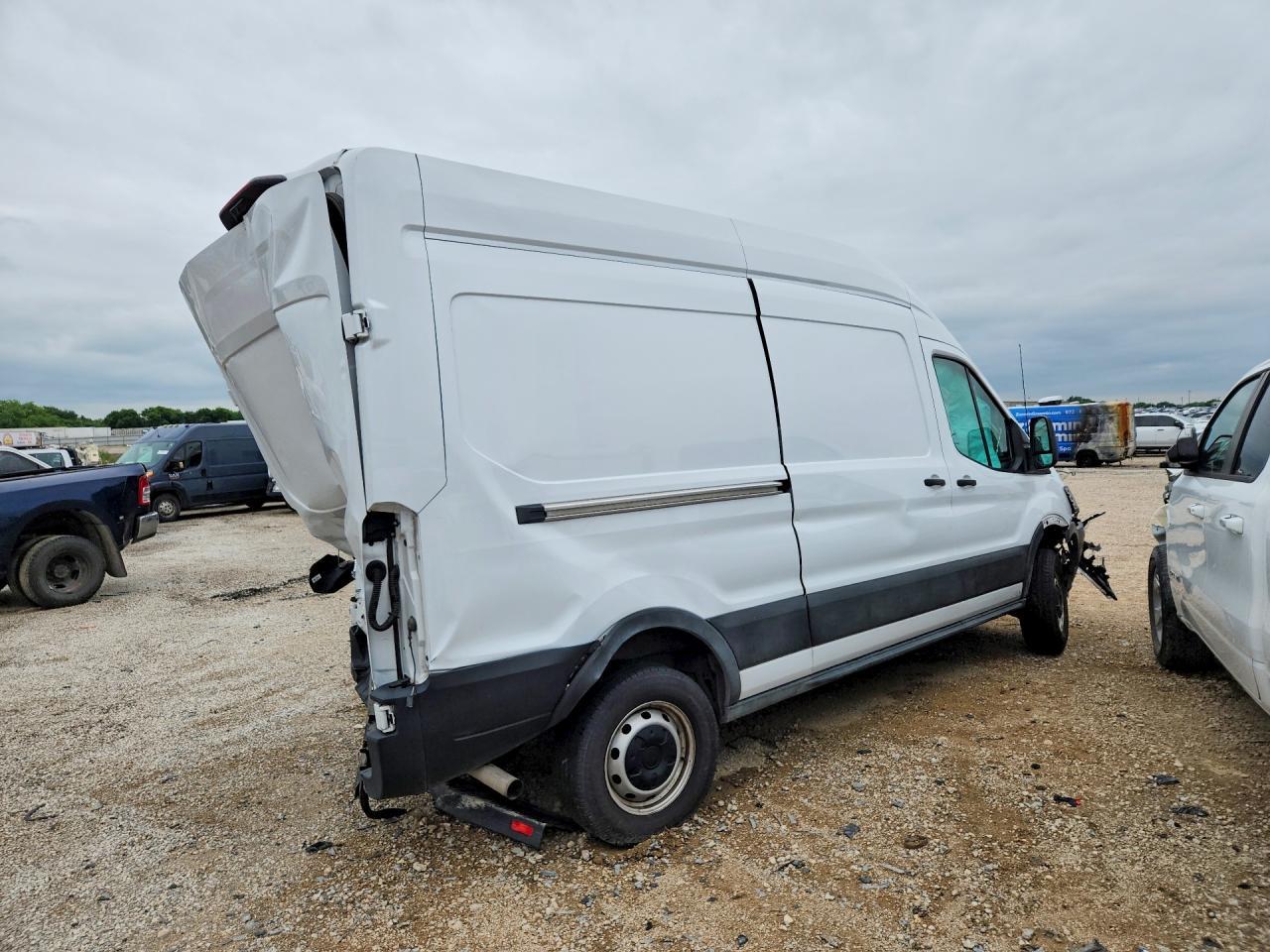 2023 Ford Transit T- - Delivery Van - Image 3