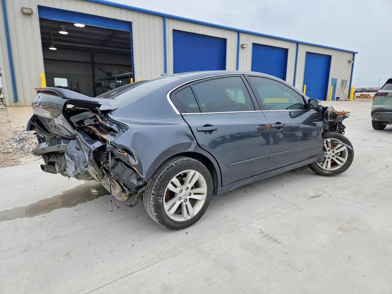 2011 Nissan Altima Sr - Image 3