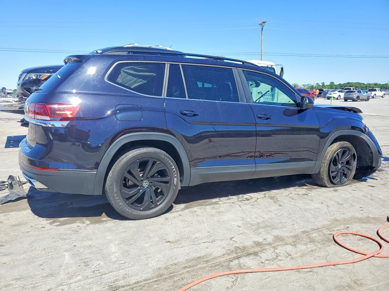 2022 Volkswagen Atlas Se - Фото 3
