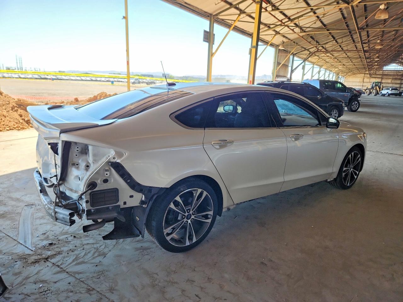 2017 Ford Fusion Titanium - Image 3