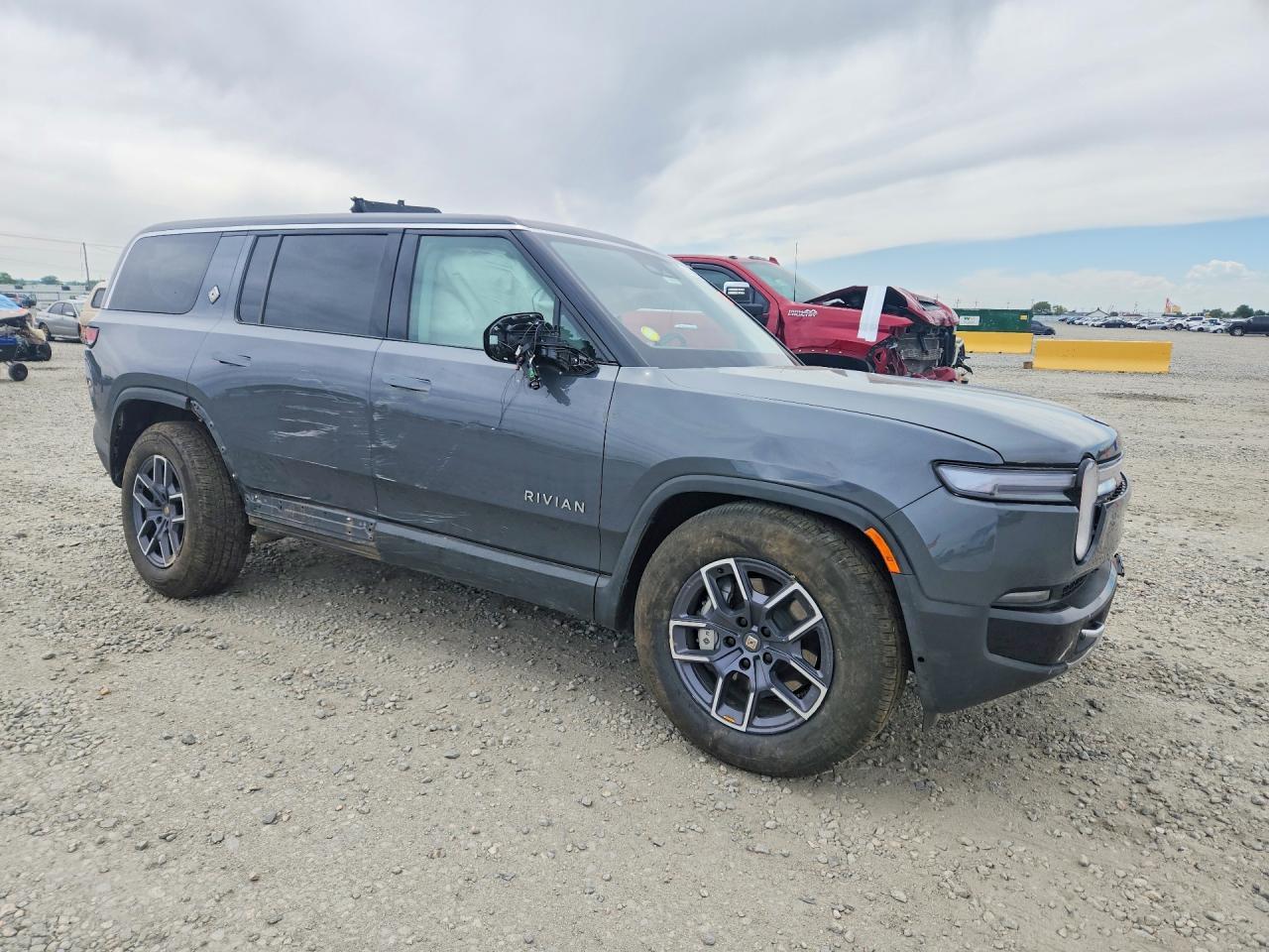 2025 Rivian R1S Adventure - Фото 4