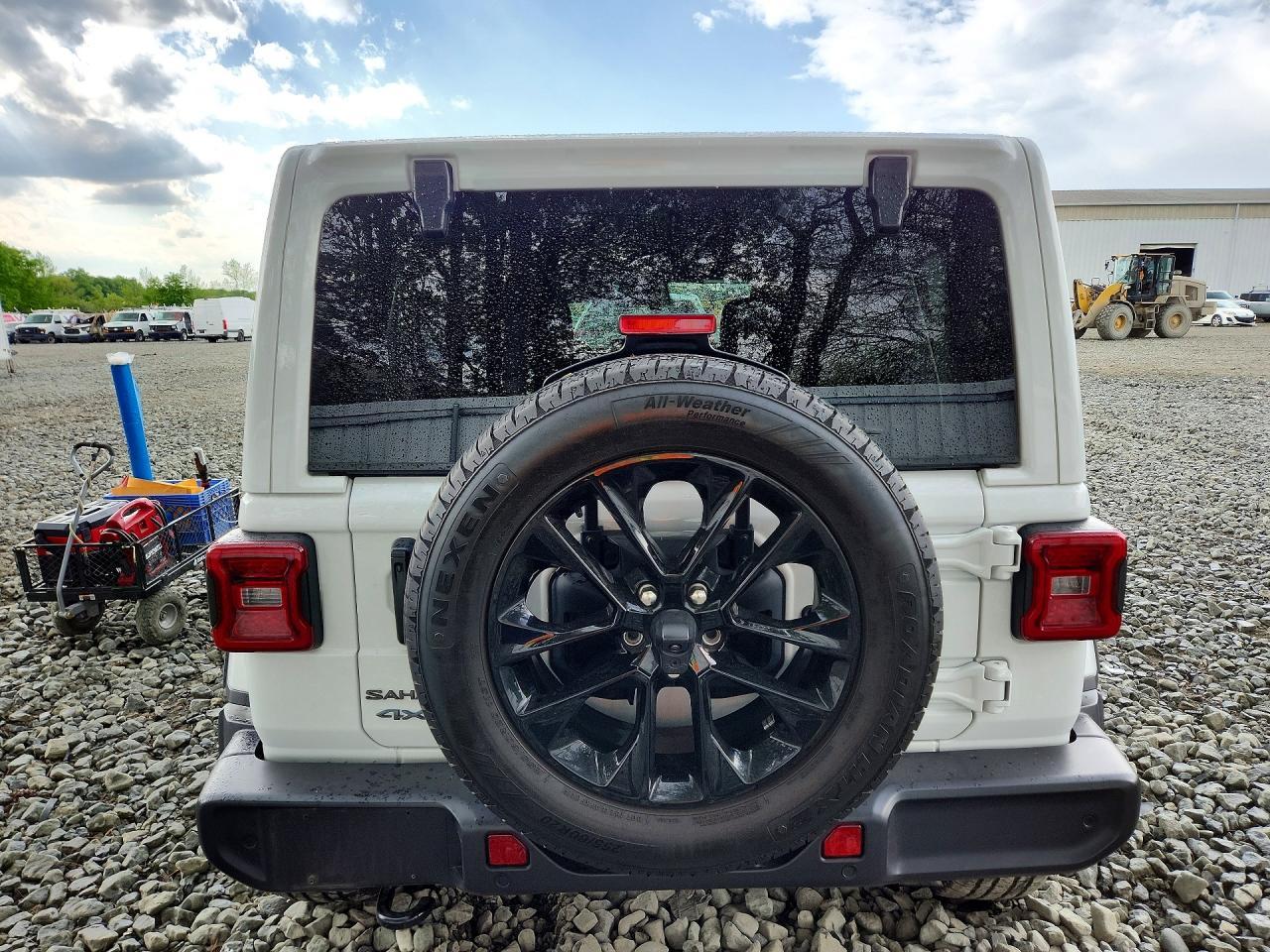 2025 Jeep Wrangler Sahara 4Xe - Image 6