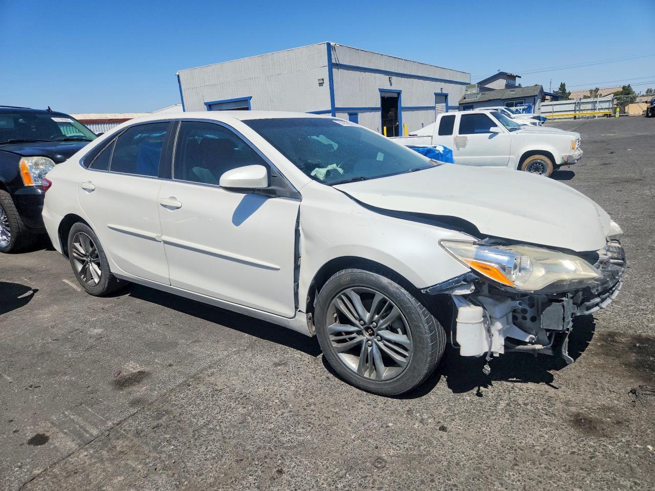 2016 Toyota Camry Se - Фото 4