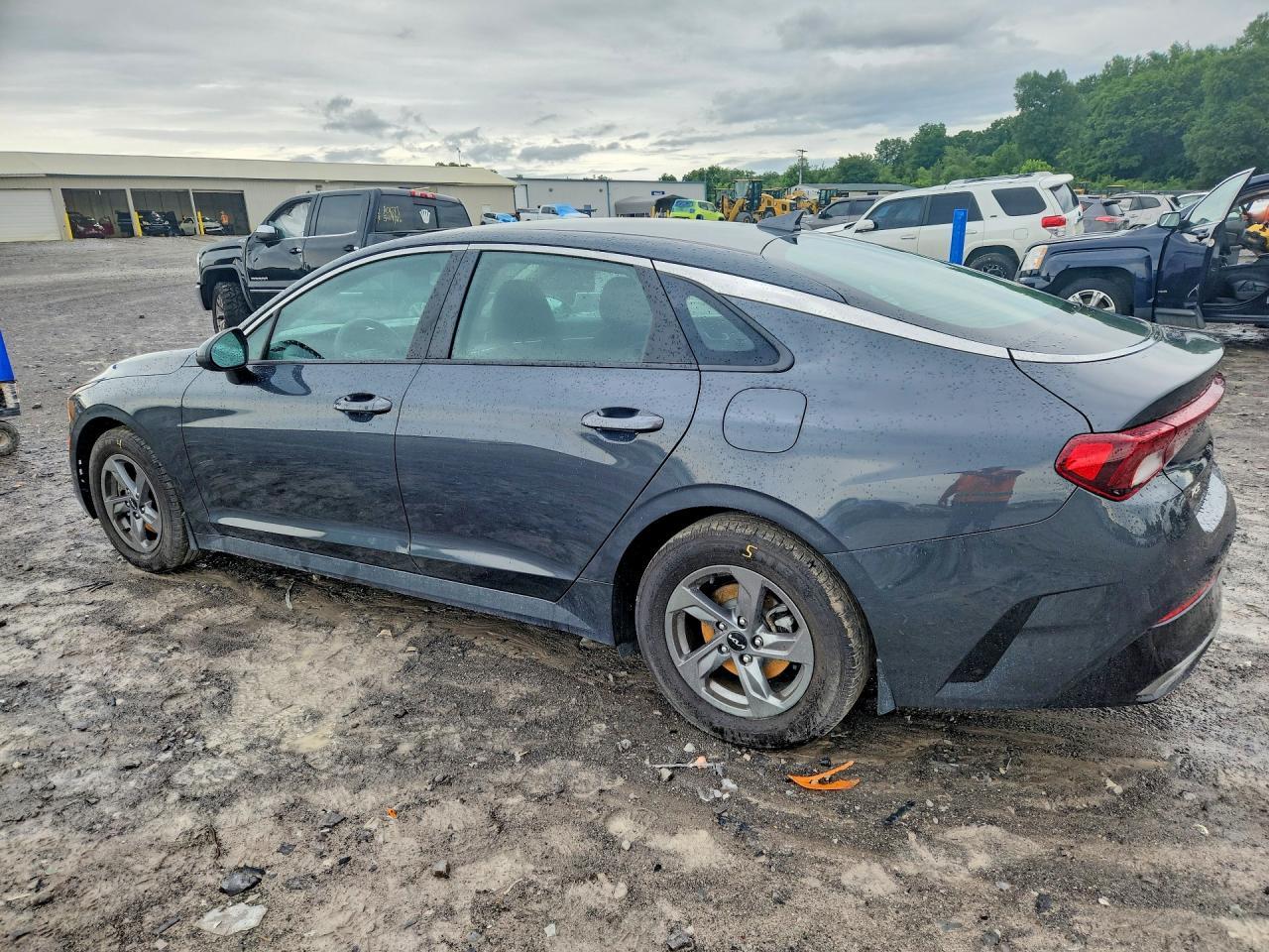 2023 Kia K5 Lxs - Image 2