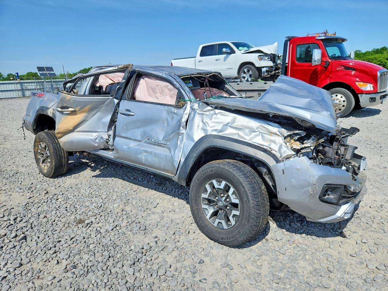 2019 Toyota Tacoma Trd Off-Road - Image 4