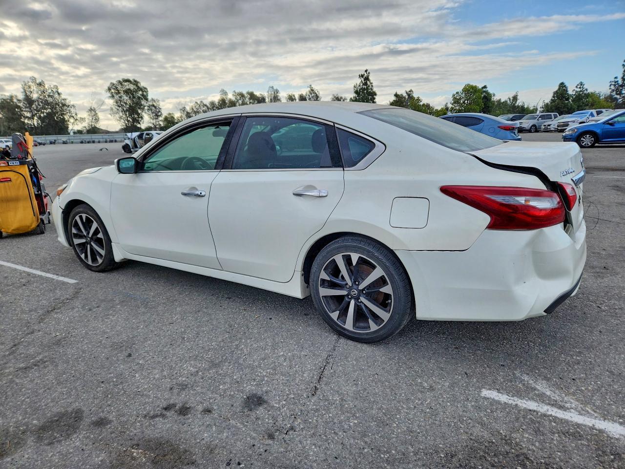 2018 Nissan Altima 2.5 Sr - Image 2