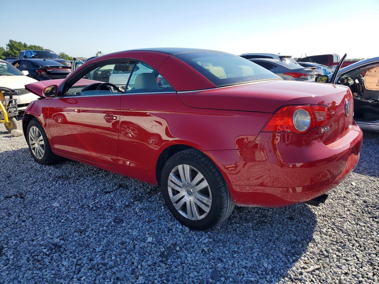 2008 Volkswagen Eos Turbo - Image 2