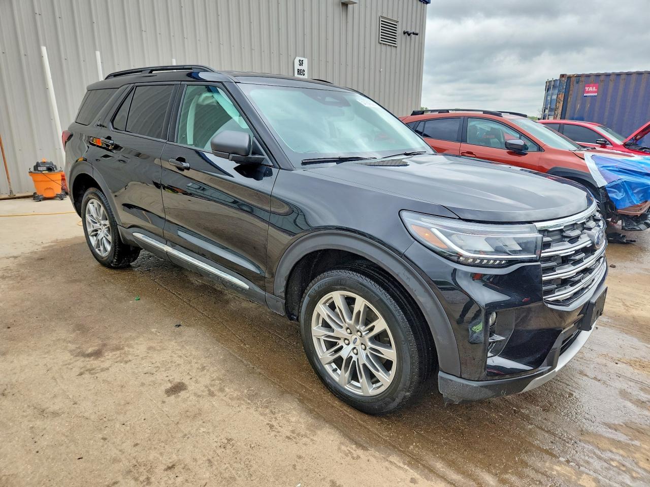 2025 Ford Explorer Active - Фото 4