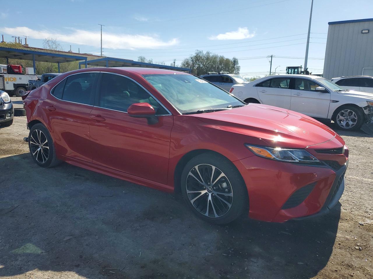 2019 Toyota Camry Se - Image 4