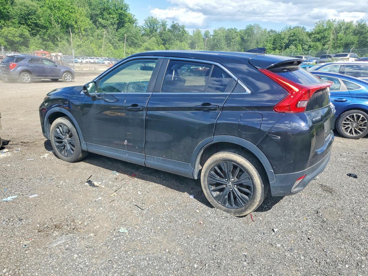2019 Mitsubishi Eclipse Cross Le - Image 2