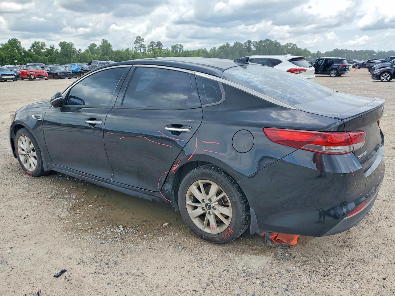 2018 Kia Optima S - Фото 2