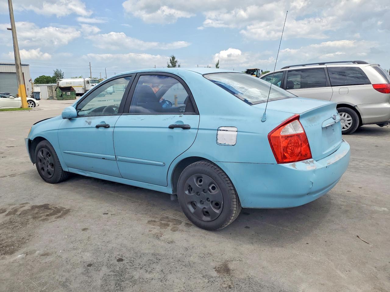 2005 Kia Spectra Lx - Фото 2