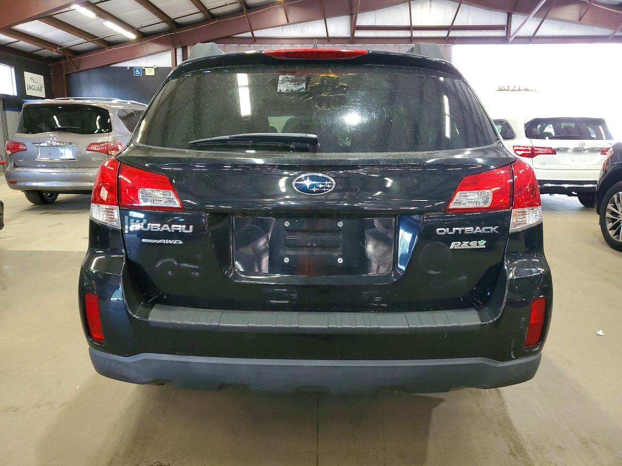 2014 Subaru Outback 2.5I Limited - Image 6
