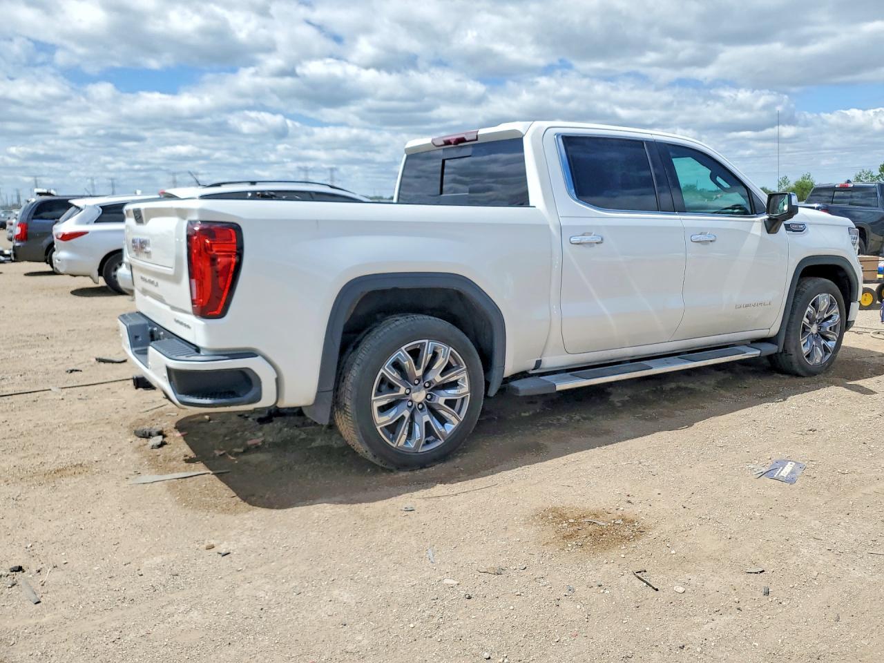 2021 GMC Sierra K1500 At4 - Фото 3