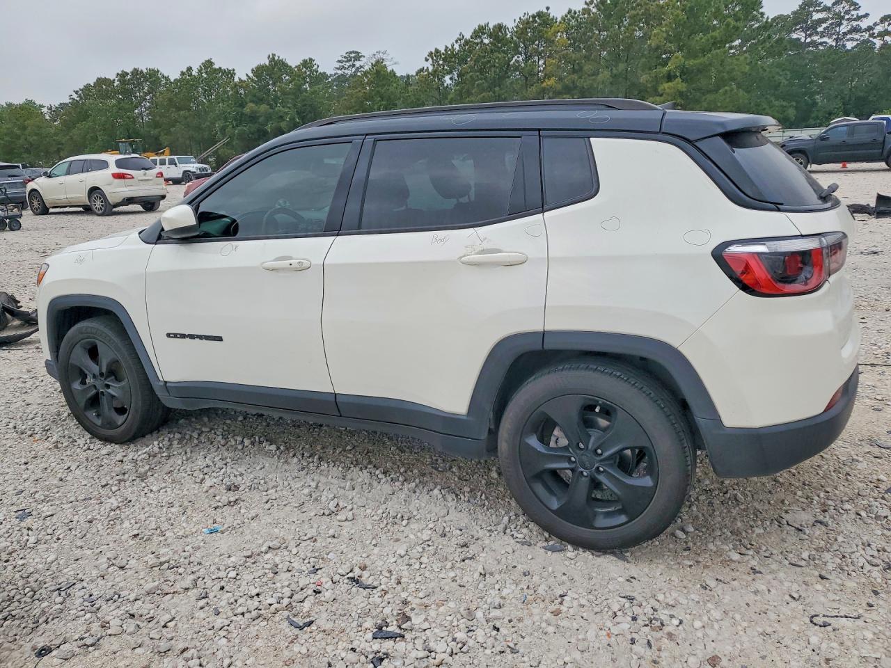 2020 Jeep Compass Latitude - Image 2