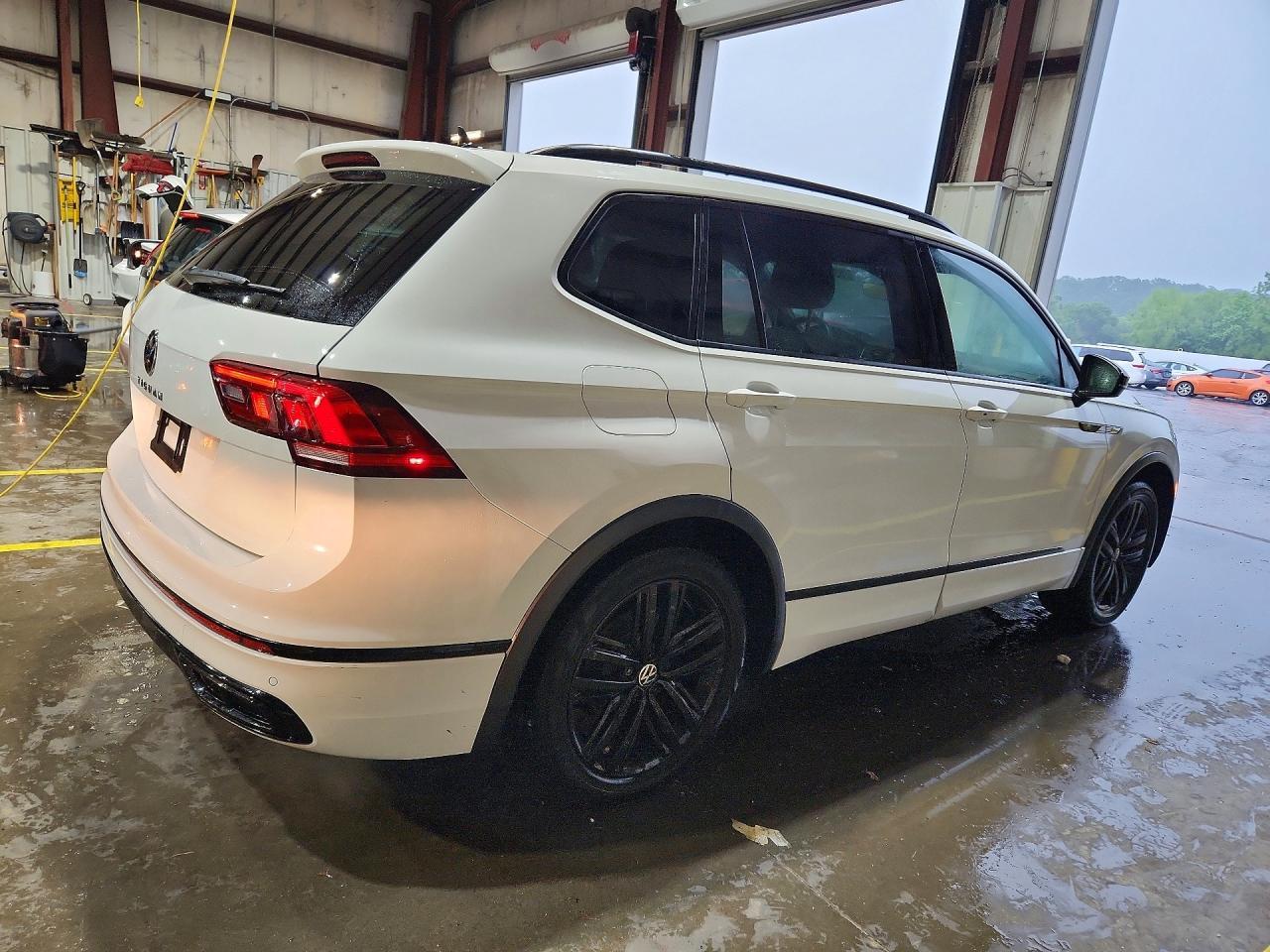 2022 Volkswagen Tiguan Se R-Line Black - Фото 3