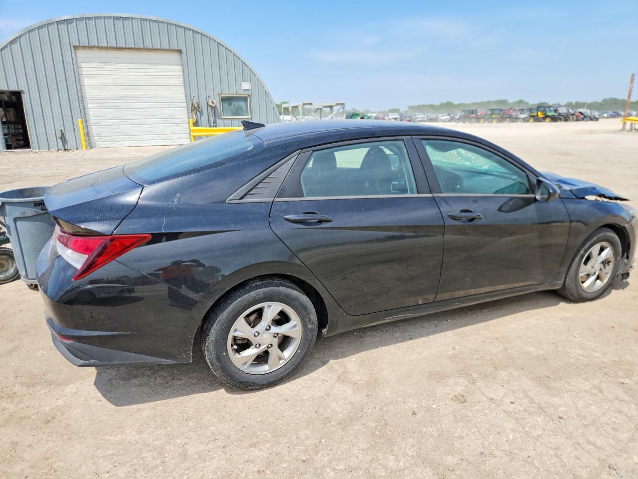2021 Hyundai Elantra Se - Фото 3
