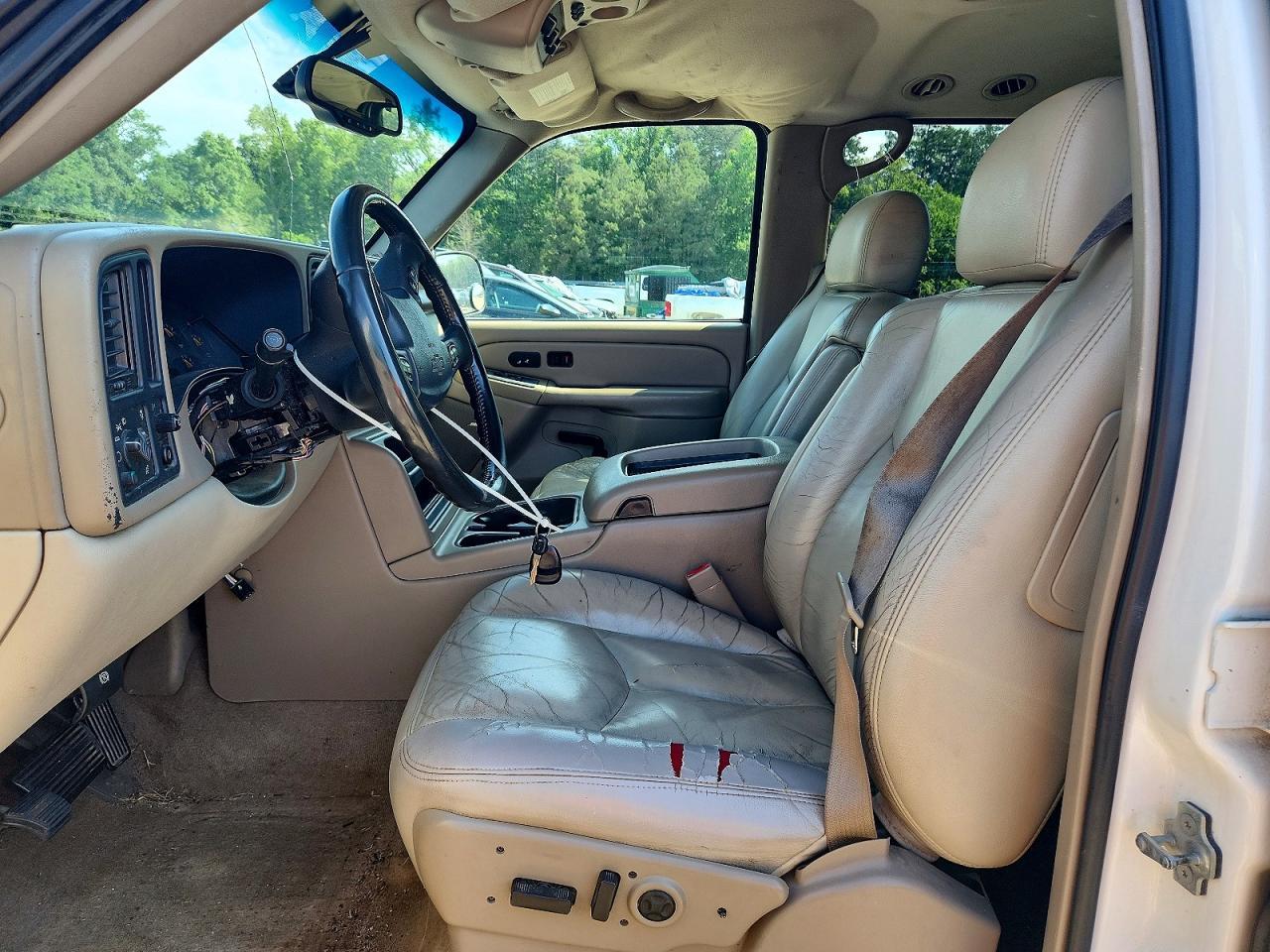 2004 Chevrolet Suburban C1500 - Image 7