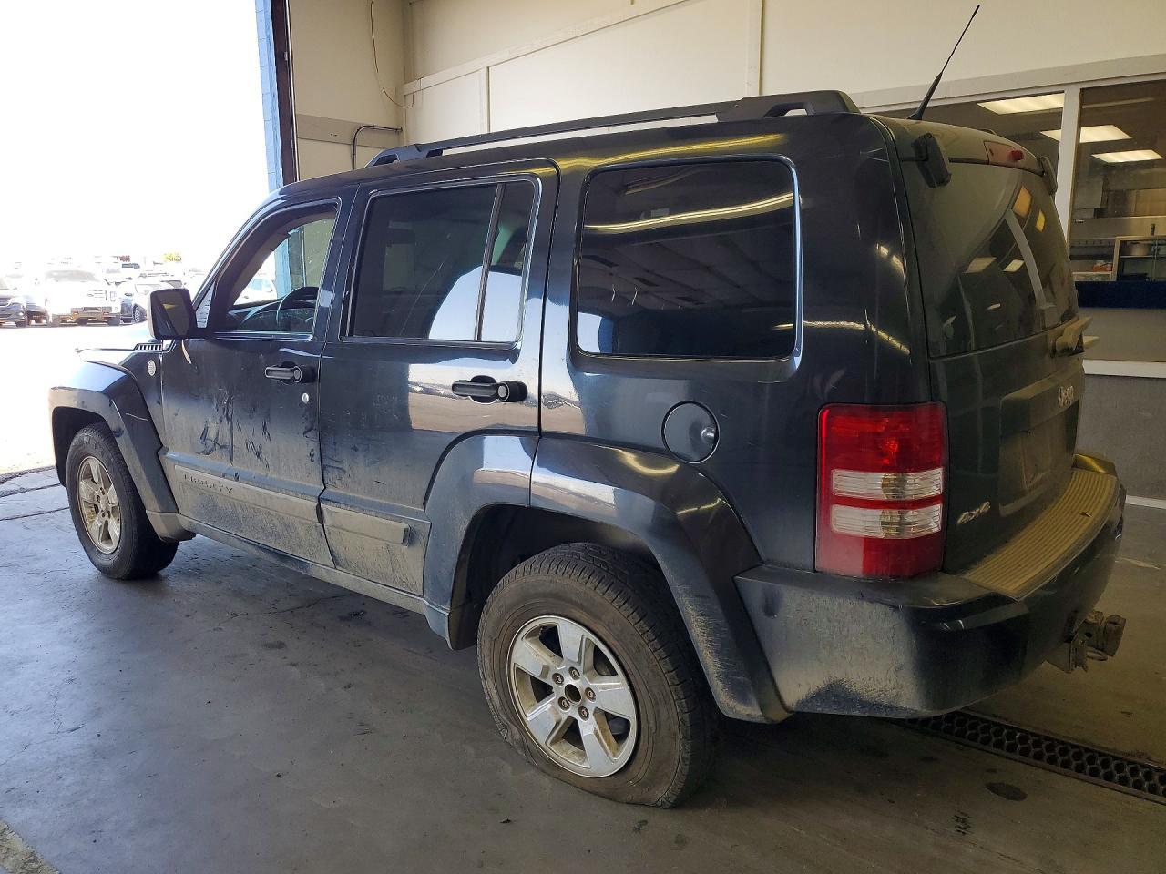 2011 Jeep Liberty Sport - Фото 2